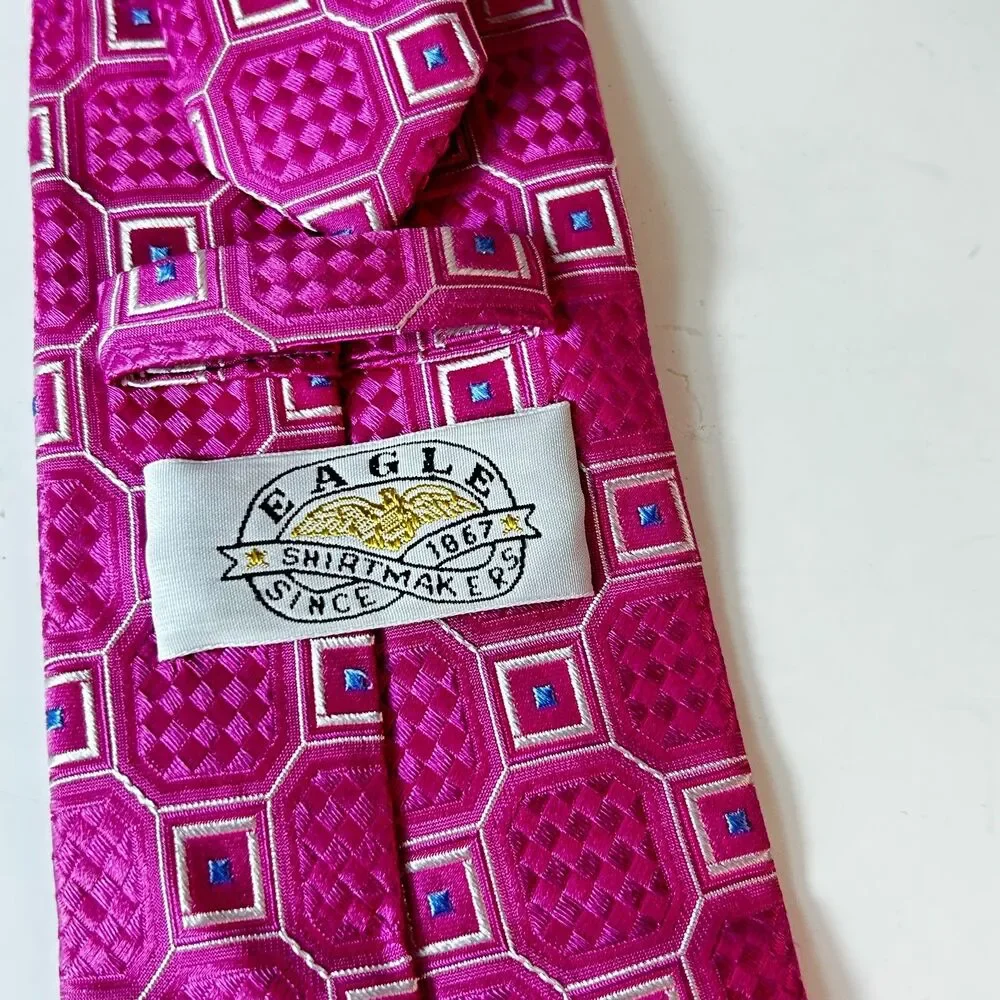 Eagle Shirtmakers Men's Pink Geometric Print 100% Silk Vintage Tie